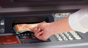 Saque em dinheiro do auxílio emergencial tem início dia 27