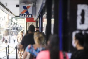 Quem pode sacar o auxílio emergencial segunda-feira (18)?