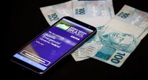 12 parcelas de R$ 300,00 é o que prevê a medida