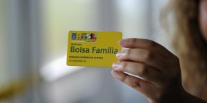Valor do Bolsa Família mudará a partir de abril; confira a quantia atualizada
