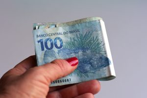 Renda Básica: Conheça o projeto que deve ter início em 2022