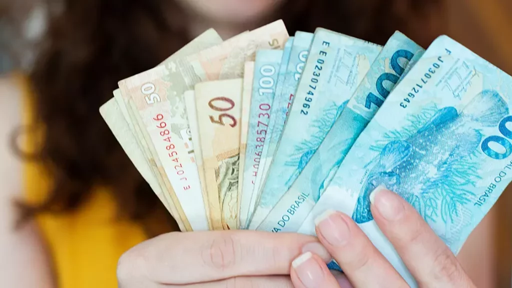 como fazer o empréstimo auxílio brasil?